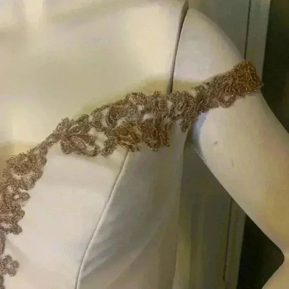 Faviana Glamour - Picture 4 of 13